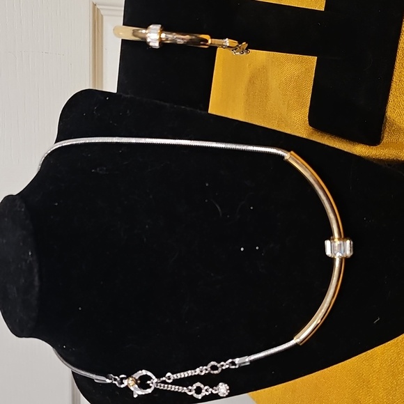 henri bendel Jewelry - Henri Bendel Matching Necklace & Bracelet Set Gold tone Floating Tube - EUC